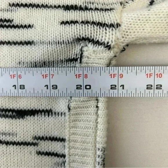 Ricki’s Tunic  Sweater Crew Neck High Low Split Hem Ivory Black Small - Picture 11 of 16